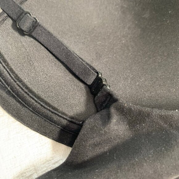 Victoria's Secret 34C body by victoria no-wire black adjustable strap bra - Picture 5 of 10